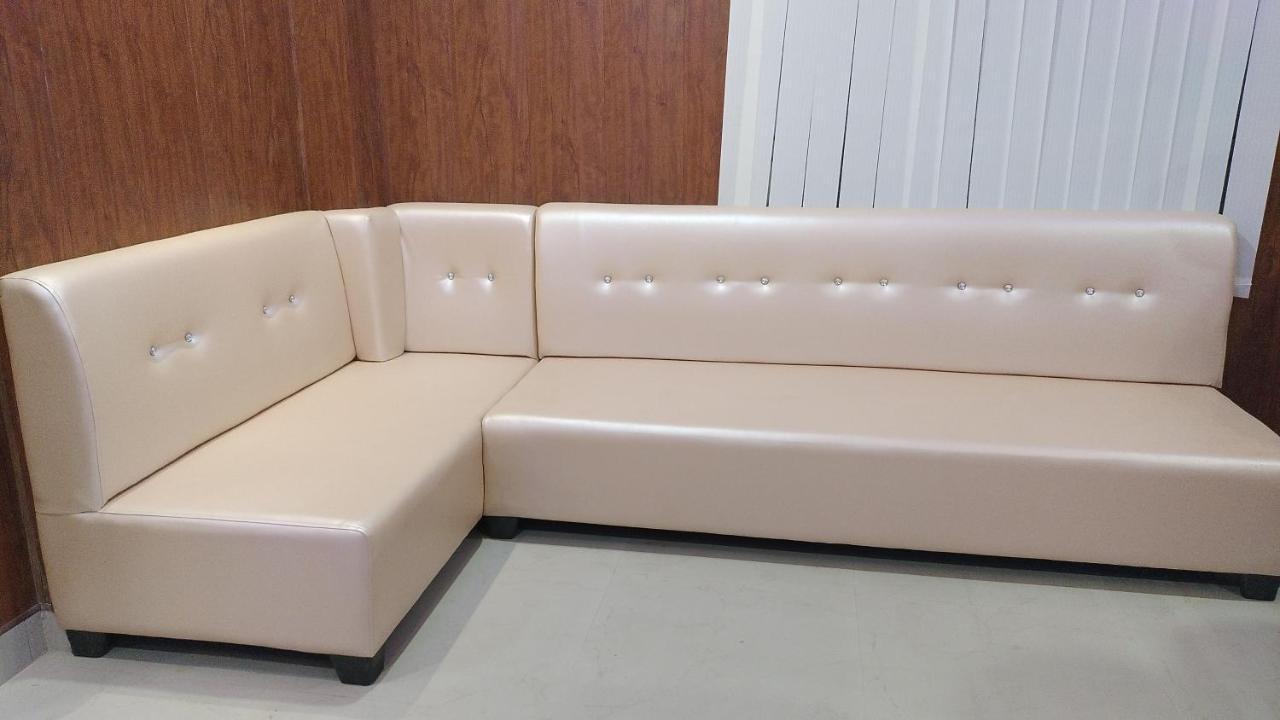 Hotel Jaysha Guwahati Exteriör bild